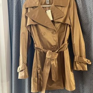 NEWwith tag Vertigo brand Coat fully lined mustard/gold satin look beautiful fit